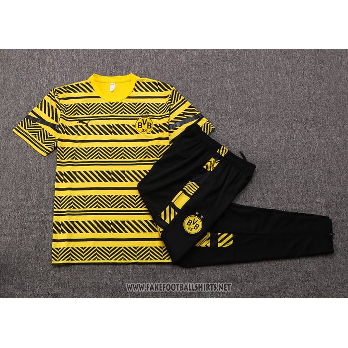 Tracksuit
 Borussia Dortmund Short Sleeve
 2022-2023 Yellow
